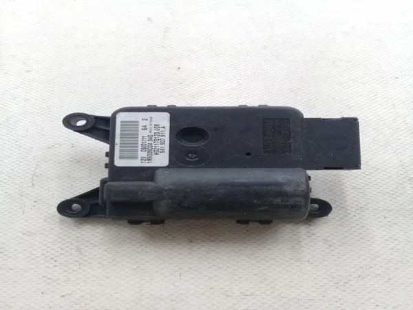 561907511E | VW Passat Kalorifer Yönlendirme Motoru VAG