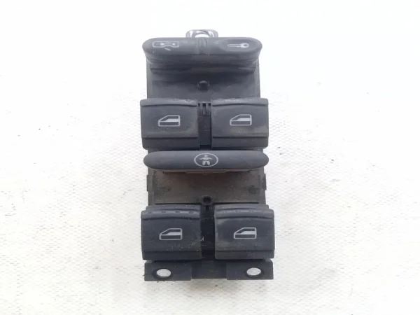 1U4959857 | Skoda Octavia Cam Açma Düğmesi VAG