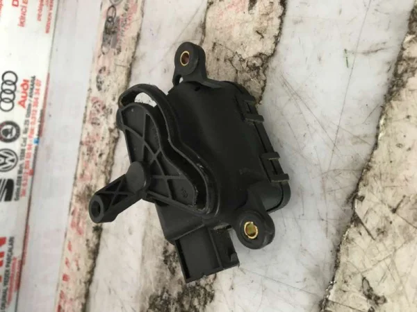 4B1820511C | Audi A6 Klima Flap Motoru VAG