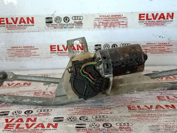8D2955113B | Silecek Motoru | VW Passat - Audi A4 VAG