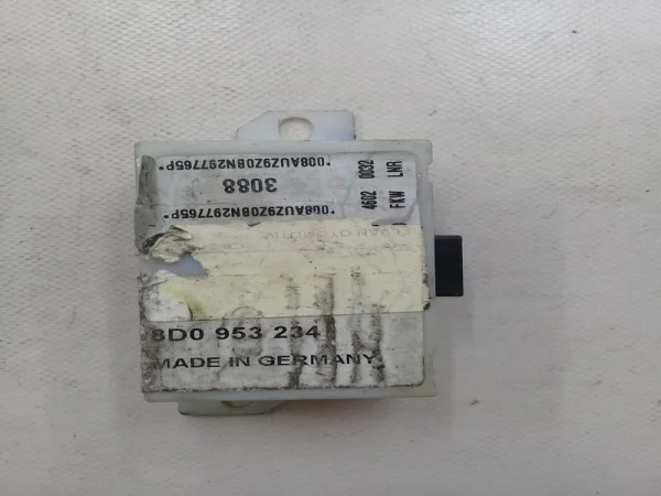 8D0953234 | Audi A6 İmmobilizer Beyni VAG