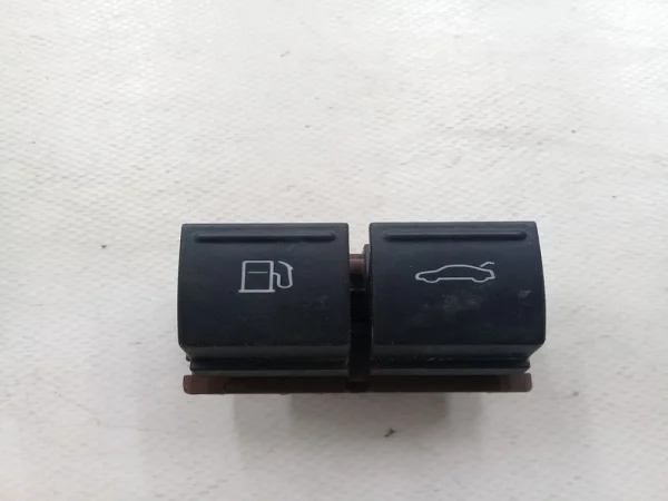 3G0959903B | VW Passat Bagaj ve Yakıt Deposu Açma Düğmesi VAG