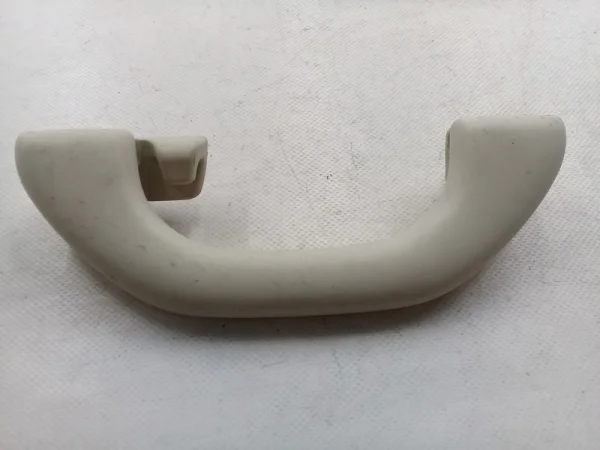 5C6857607C | VW Jetta Katlanır Arka El Tutamağı VAG
