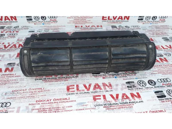 8D0820951 | Audi A4 Orta Havalandırma Izgarası VAG