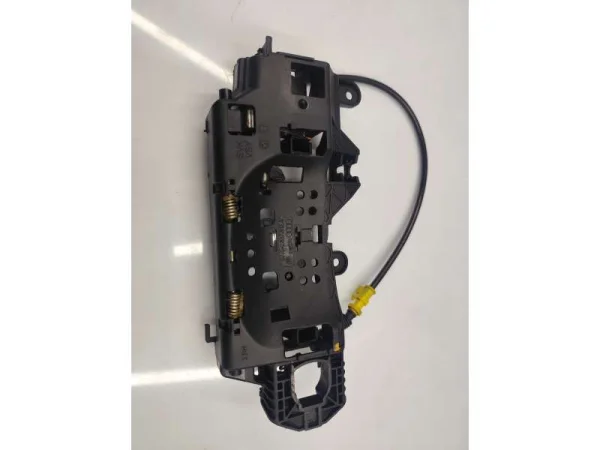 8W0837812A | Audi A4 Sağ Ön Kapı Kolu İç Braketi VAG