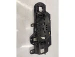 8W0837812A | Audi A4 Sağ Ön Kapı Kolu İç Braketi - 1