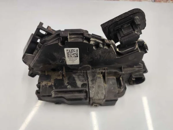 5NB837015E | Sol Ön Kapı Kilidi | VW Arteon, Golf, Passat, Tiguan - Seat Tarraco VAG