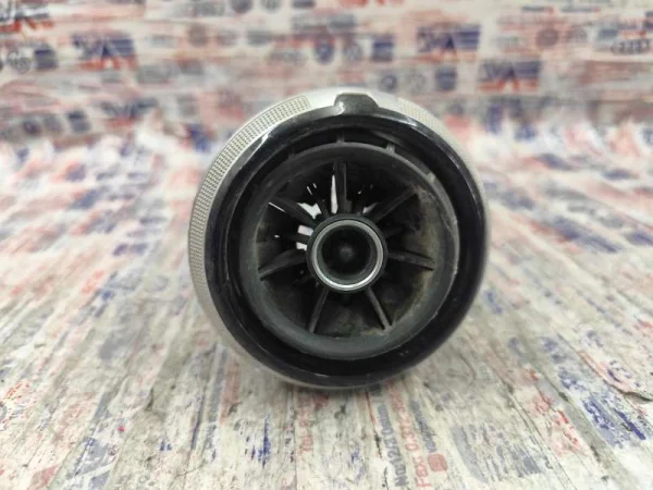 8V0820901A | Havalandırma Izgarası | Audi A3, RS 3 VAG