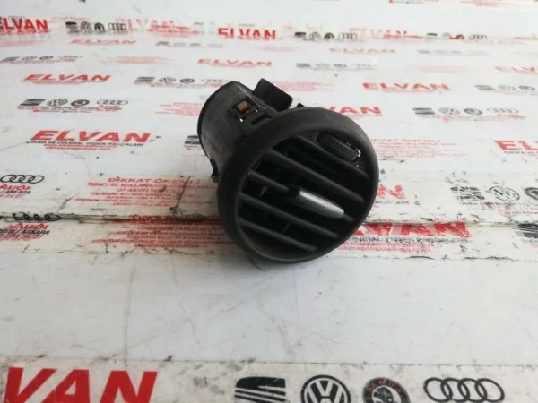 5P0819203 | Havalandırma Izgarası | Seat Altea, Toledo VAG