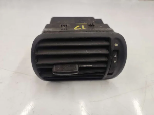 8L0820901 | Havalandırma Izgarası | Audi A3 - Seat Leon VAG