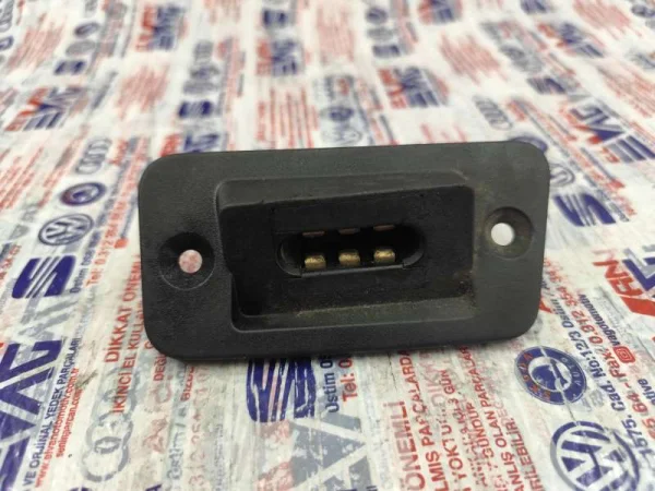 2K0907497A | VW Caddy Sürgülü Kapı Kontak Plakası VAG