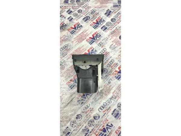 3B0819703D | VW Passat Sol Havalandırma Izgarası VAG