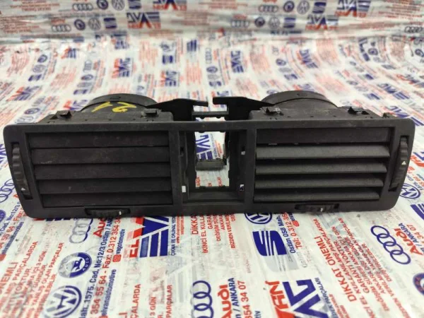 1U0820951 | Skoda Octavia Orta Havalandırma Izgarası VAG