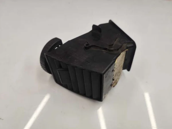 7H0815705A | VW Transporter Sol Havalandırma Izgarası VAG