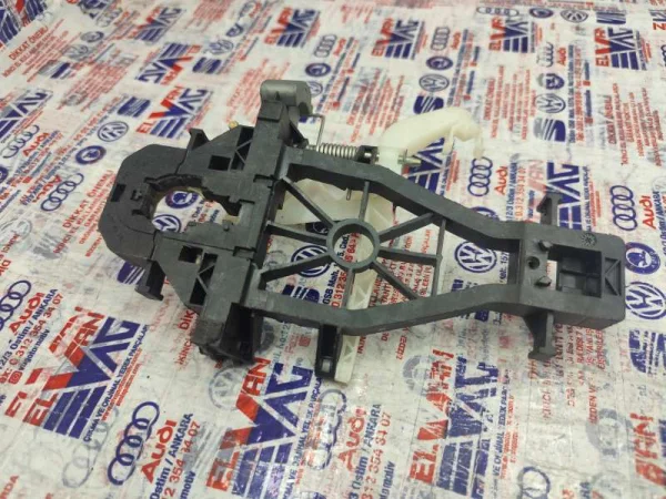7H0843351A | VW Transporter Sürgülü Kapı Dış Açma Kolu Bağlantı Ayağı VAG