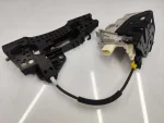 8T0837886B | Sağ Dış Kapı Kolu Yatağı | Audi A1, A4, A5, Q5 - 1