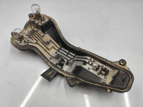 2H1945096C | VW Amarok Sağ Stop Lambası VAG