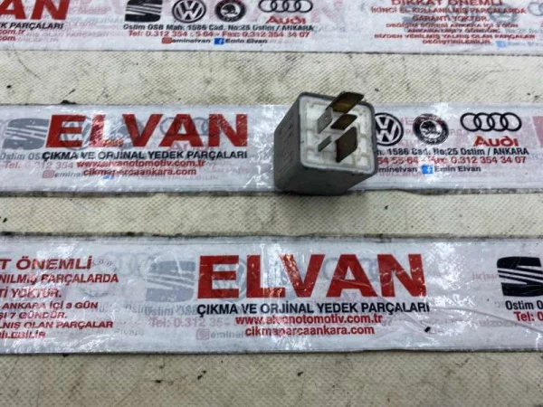4D0951253 | Yakıt Pompa Rölesi | VW Passat - Audi 100 Serisi, 200 Serisi, 80 Serisi, A4 - Skoda Superb VAG