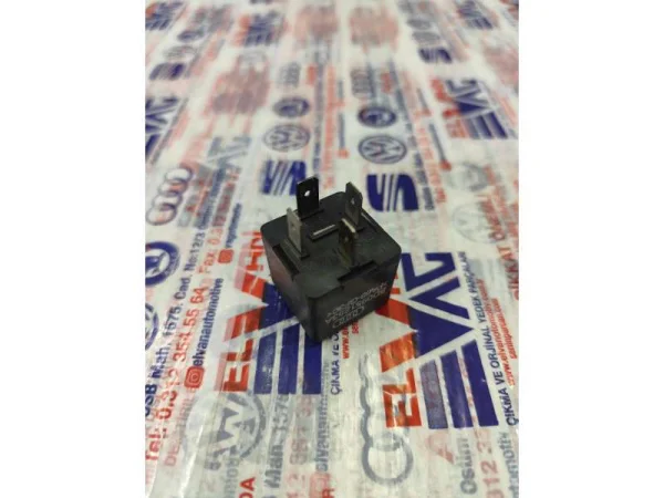 8D0951253A | Çok Fonksiyonlu Röle | VW Caddy, Crafter, Eos - Audi 100 Serisi, 80 Serisi - Seat Alhambra VAG