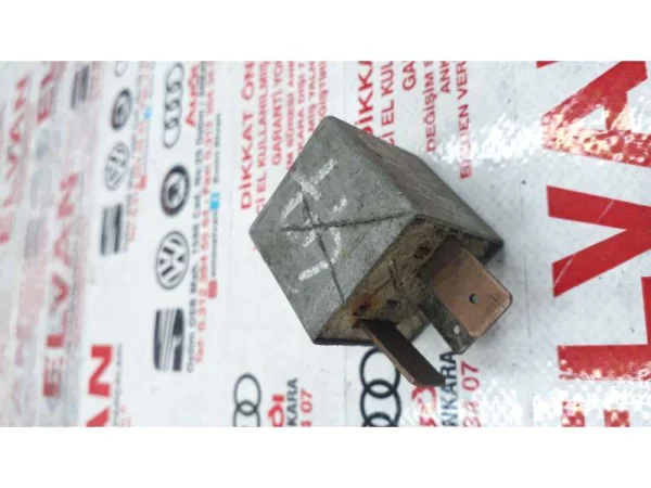 357911253A | Kızdırma Rölesi | VW Caddy, Golf, Jetta - Seat Cordoba, Inca - Skoda Felicia VAG