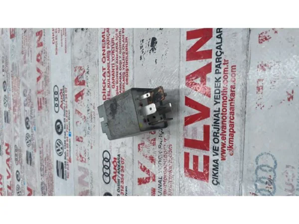 443951253L | Yakıt Pompası Rölesi | Audi 100 Serisi, 80 Serisi, A4, A6 VAG