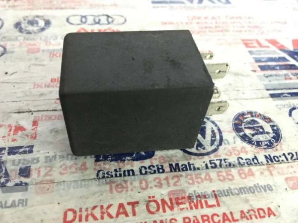 431955531 | Audi 200 Serisi Silecek Rölesi VAG