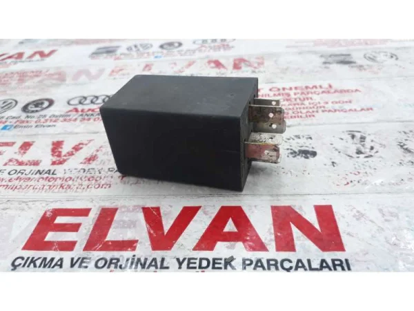 4D0907307A | Servotronik Rölesi | Audi A6, A8 VAG
