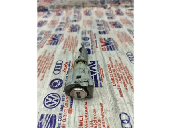 6J4837167A | Kapı Kilit Karşılığı VAG