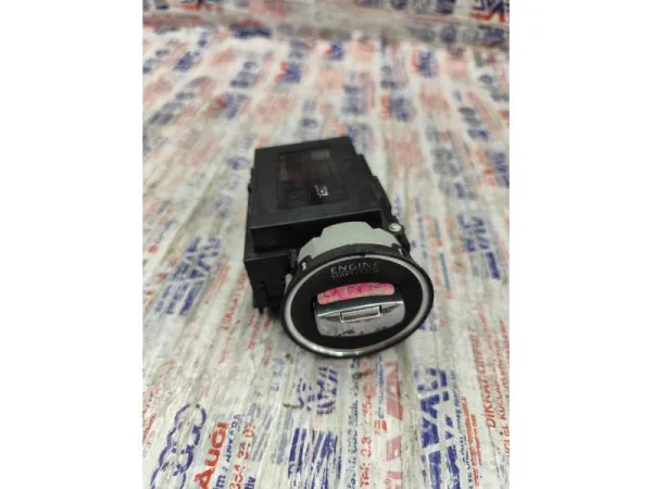 3C0905843AE | VW Passat Kontak Yuvası VAG
