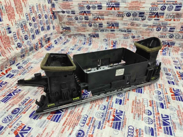 5F1819110D | Seat Leon Havalandırma Izgarası VAG
