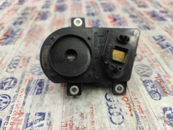 3C0959777 | Elektrikli Sol Ön Koltuk Ayar Düğmesi | VW CC, Passat - Seat Alhambra VAG