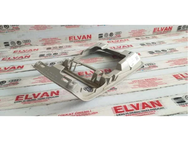 1K0867489D | Tavan Lambası Çerçevesi | VW Bora, Golf, Jetta, Tiguan VAG