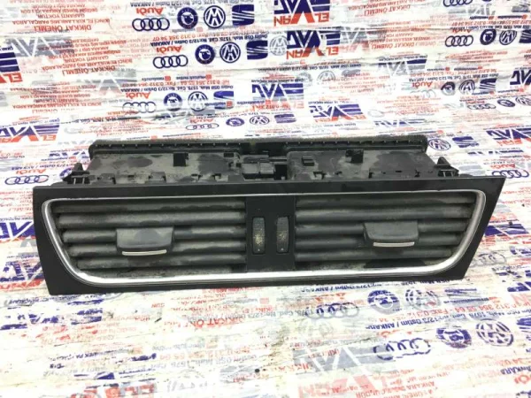 8T2820951B | Orta Havalandırma Izgarası VAG