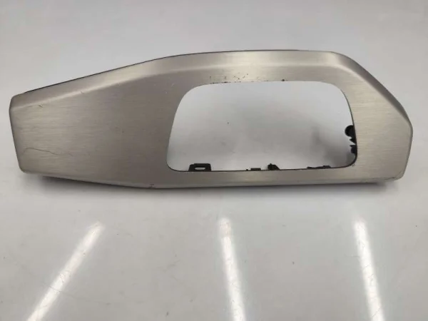 8W1853189 | Audi A4 Far Düğmesi Çerçevesi VAG