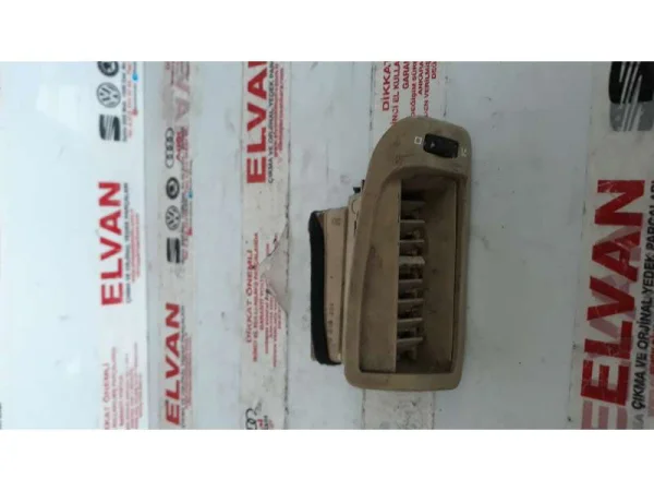 3T0819384 | Skoda Superb Sağ Ön Havalandırma Izgarası VAG