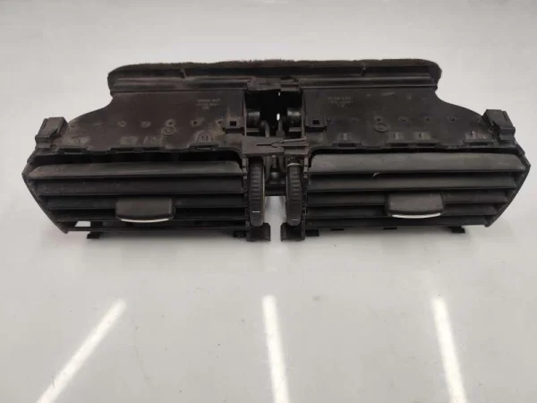 3C1819728F | VW Passat Orta Havalandırma Izgarası VAG