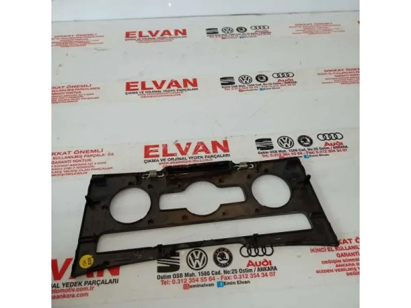 3C8863082 | Ön Konsol Klima Çerçeve Kapağı | VW CC, Passat VAG