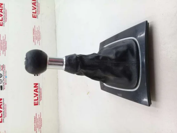 8P0864261D | Audi A3 Vites Körüğü Çerçevesi VAG