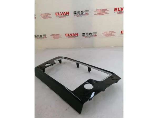 3G1858069D | VW Passat Teyp Çerçevesi VAG