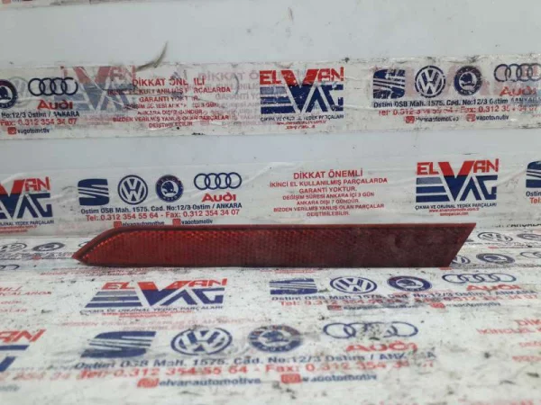 3G0945105A | VW Passat Arka Sol Dış Tampon Reflektörü VAG