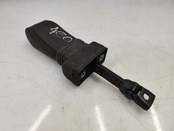 4G0839267 | Audi A6 Kapı Kilit Sabitleyici Koruyucusu VAG