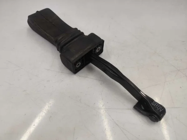 8R0837267C | Audi Q5 Kapı Stoperi Kapağı VAG