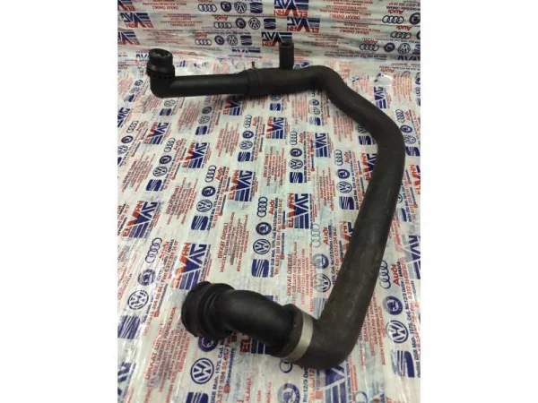 5Q0121619A | Su Flanşı | VW Golf, Passat - Audi A3, Q3 - Seat Ateca, Leon VAG