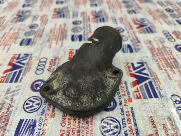 074121121 | Termostat Kapağı | VW LT, Transporter - Audi 100 Serisi, A6 VAG