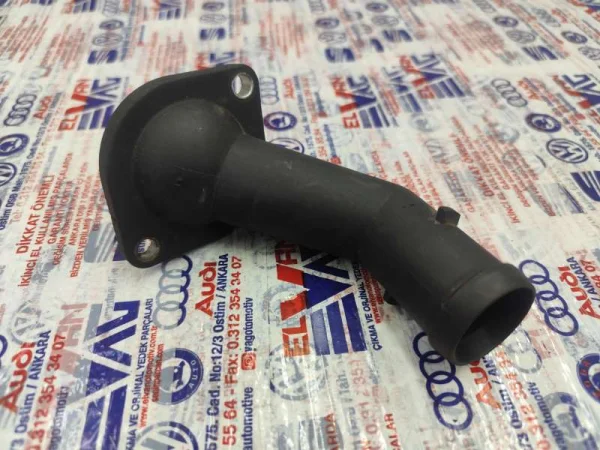 06A121121F | Termostat Kapağı | VW Bora, Caddy - Audi A3, TT - Seat Alhambra, Altea VAG