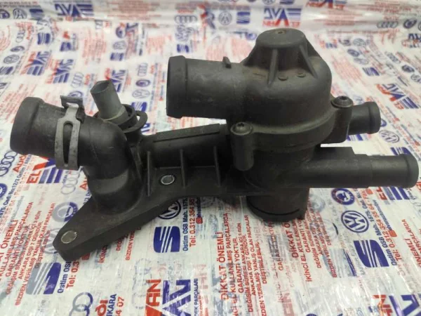 03C121111B | Komple Termostat Yuvası | VW Polo - Seat Ibiza, Toledo - Skoda Fabia, Rapid, Roomster VAG