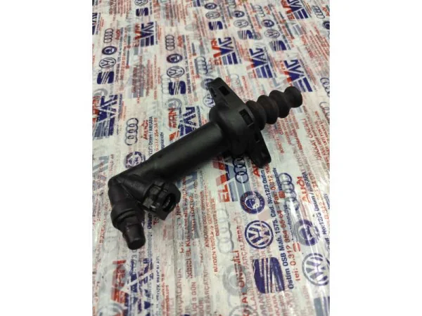 7E0721261 | VW Transporter Hidrolik Debriyaj Alt Merkezi VAG