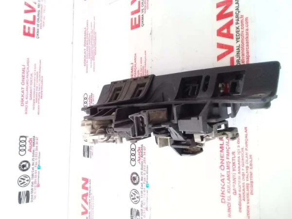 8D9827565C | Arka Bagaj Kapağı Kilidi | Audi A3, A4 VAG