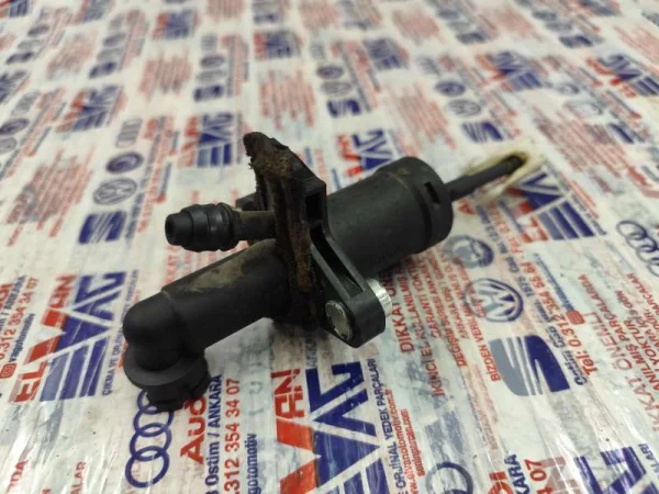 6R0721388 | VW Polo Hidrolik Debriyaj Üst Merkezi VAG