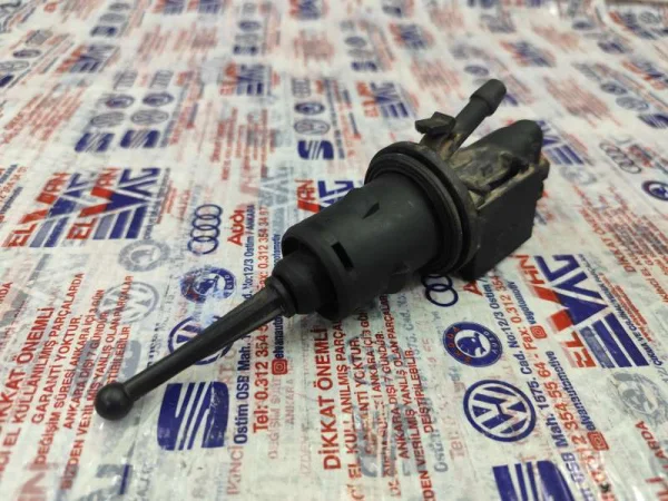 1K0721388Q | Skoda Octavia Sensörlü Debriyaj Üst Merkezi VAG